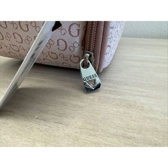 GUESS V7200082 Light Rose TOILETRY JUNCTION TRAVEL CASE DOPP BAG LOGO $148 - Picture 7 of 8